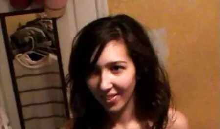 Succosa ragazza pronta scopate vecchie troie per mangiare