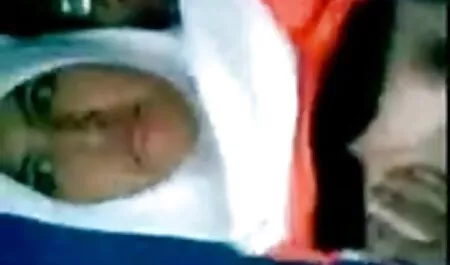 Giovane, sexy slut scopata in tutti i suoi nonne porche buchi
