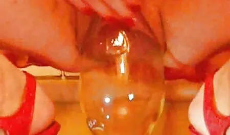 Ragazza vecchie troie video porno in cattività