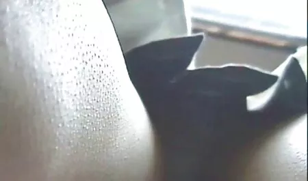 Schiava calda allungata, sculacciata e vecchie vogliose allargata