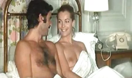 Cagna accoltellato vecchie tardone italiane con un coltello per saltare la corda, fiocco e cancro strisciare, frusta