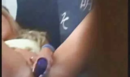 Pulizia vecchie troie porno della gola